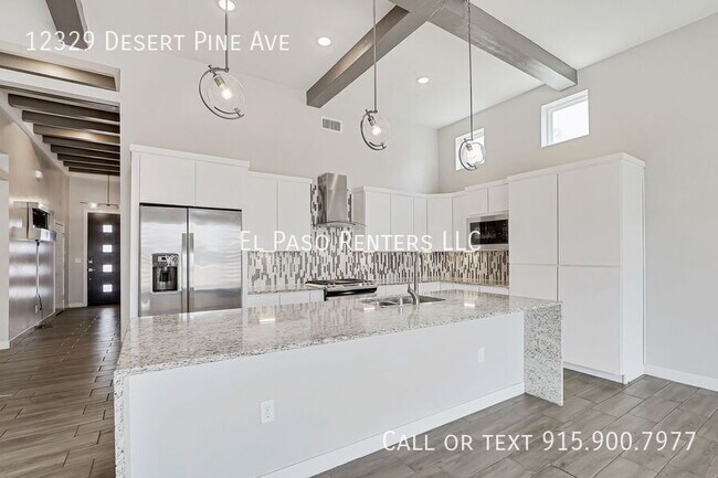Building Photo - 12329 Desert Pine Ave