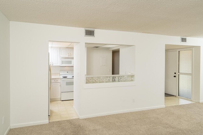 Building Photo - 22 Veronese Ct