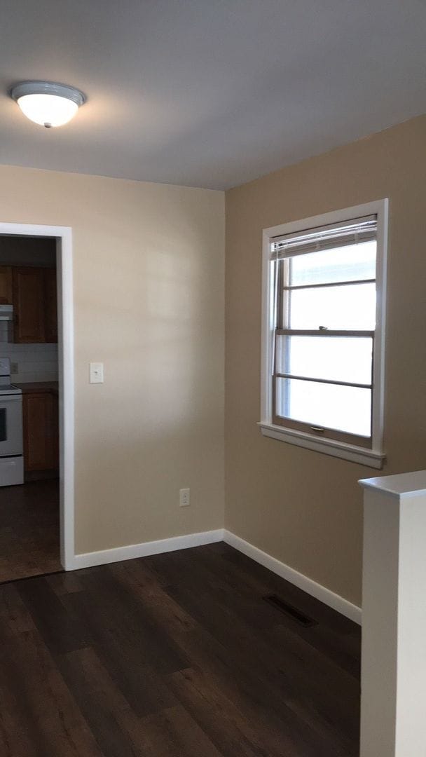 Building Photo - 2 Bedroom 2 Bath House with detached Garage