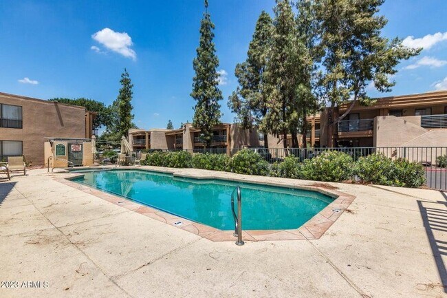 Building Photo - 3434 W Danbury Dr