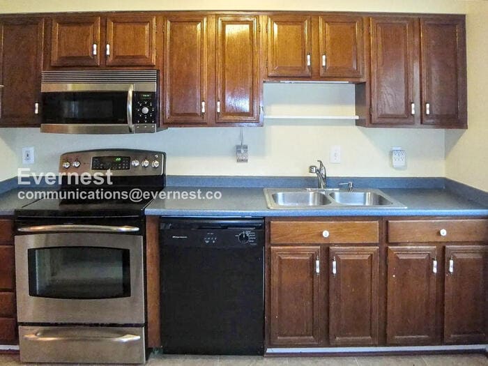 Building Photo - 11373 Cromwell Ct