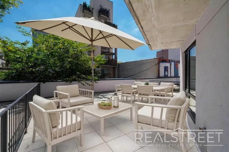 Building Photo - Meeker Avenue