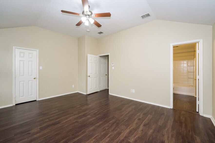 Building Photo - 2808 Lynx Ln