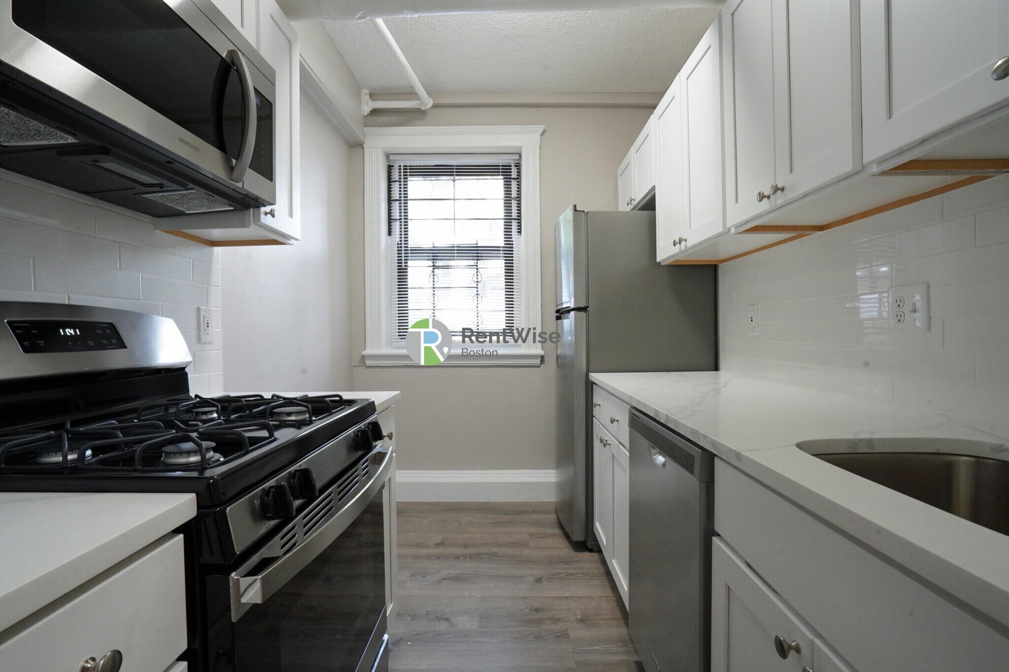 Building Photo - 15 Carol Ave