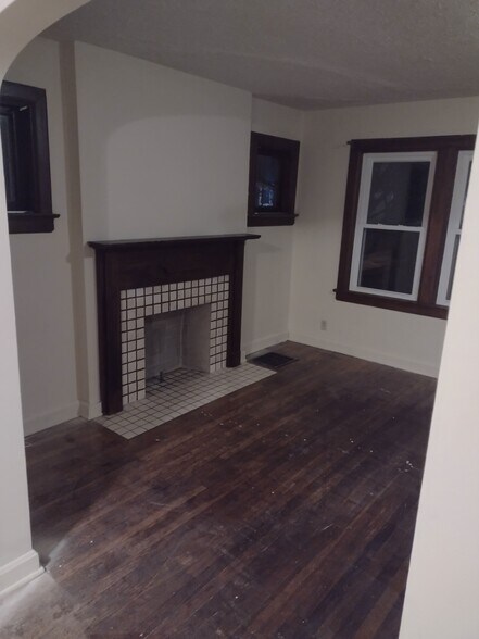 Building Photo - 875 Sheridan Avenue