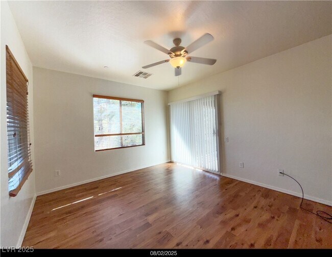 Building Photo - 6868 Sky Pointe Dr