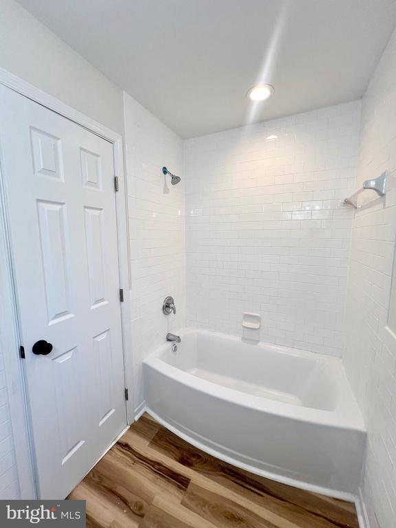 Building Photo - 3606 Lakeview Pkwy