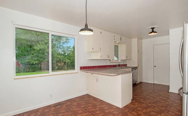 Building Photo - 1920 Springfield Dr