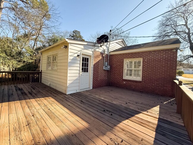 Building Photo - 2525 Camille Dr