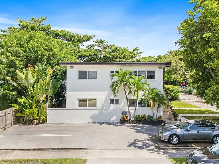 Building Photo - 1620 SW 40th Ave