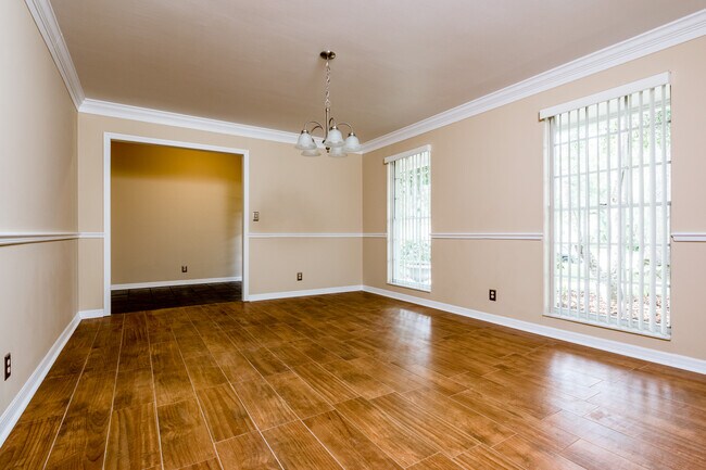 Building Photo - 119 Rio Pinar Dr