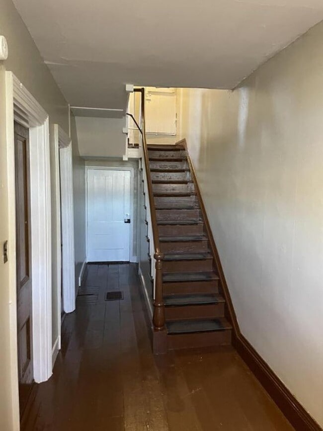 Building Photo - 365-365 N Hanover St