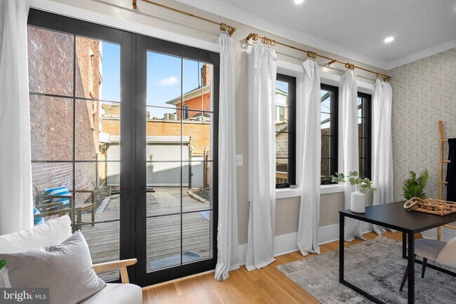 Building Photo - 1616 Kilbourne Pl NW