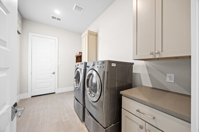 Building Photo - 27927 Indigo Ridge Dr