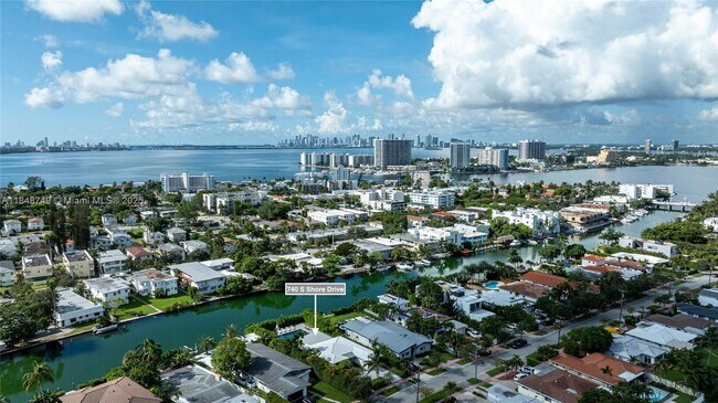Building Photo - 740 S Shore Dr