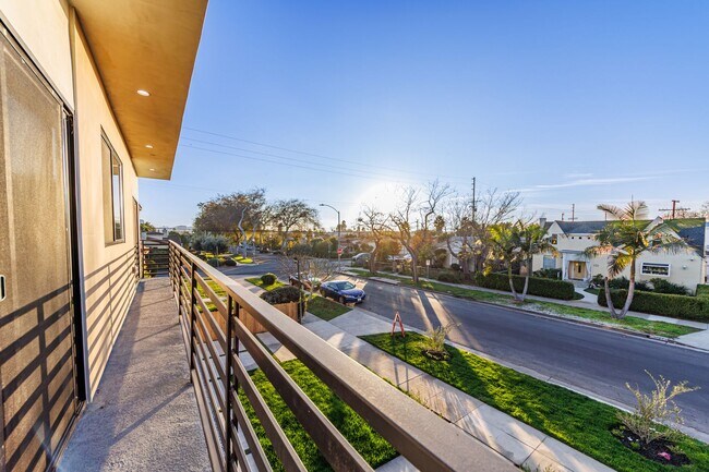 Building Photo - 1658 S. Hayworth