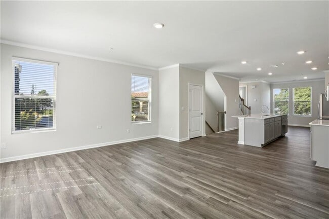 Building Photo - 3648 S Fulton Ave