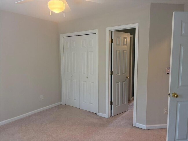 Building Photo - 2275 Snug Harbor NE