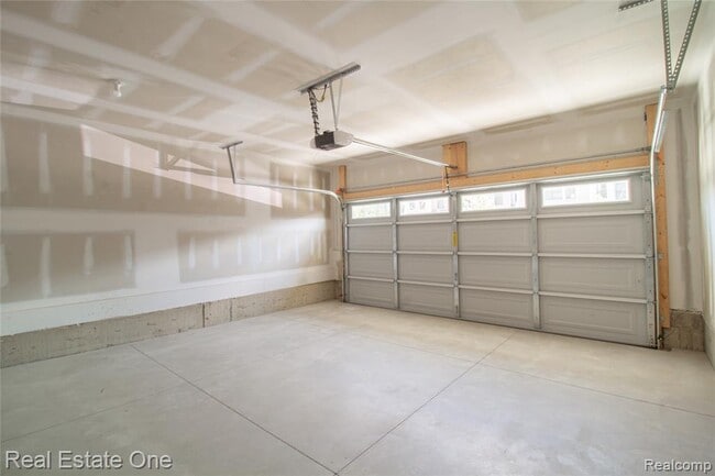 Building Photo - 49530 Coldwater Rdg Dr