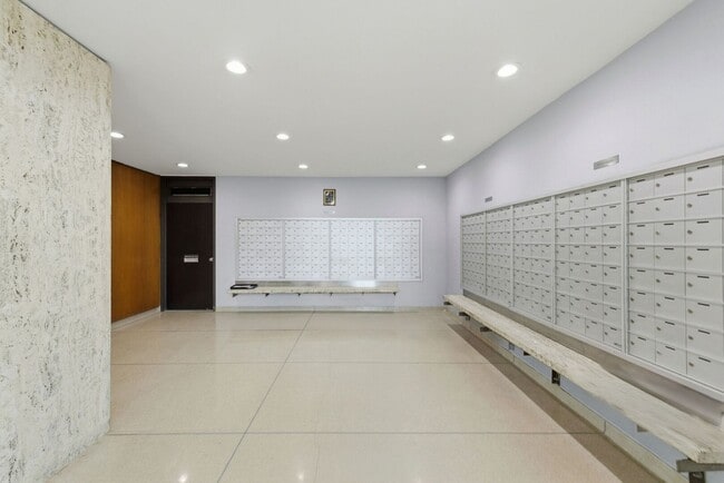 Building Photo - 4800 S Chicago Beach Dr