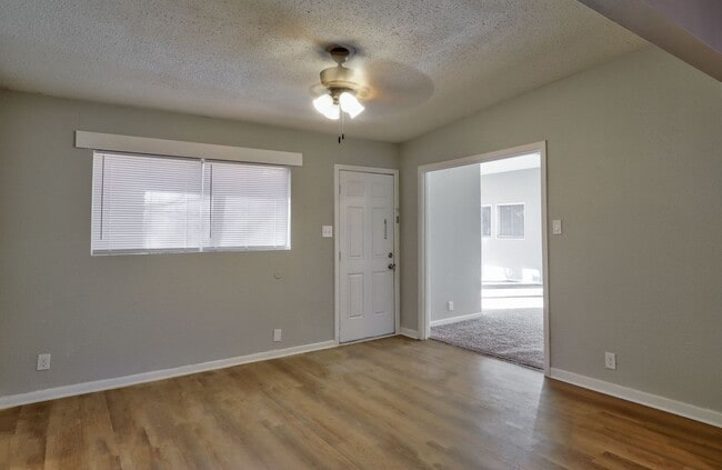 Building Photo - COMING SOON: 3 Bedroom 2 Bathroom House in Wake Village, TX