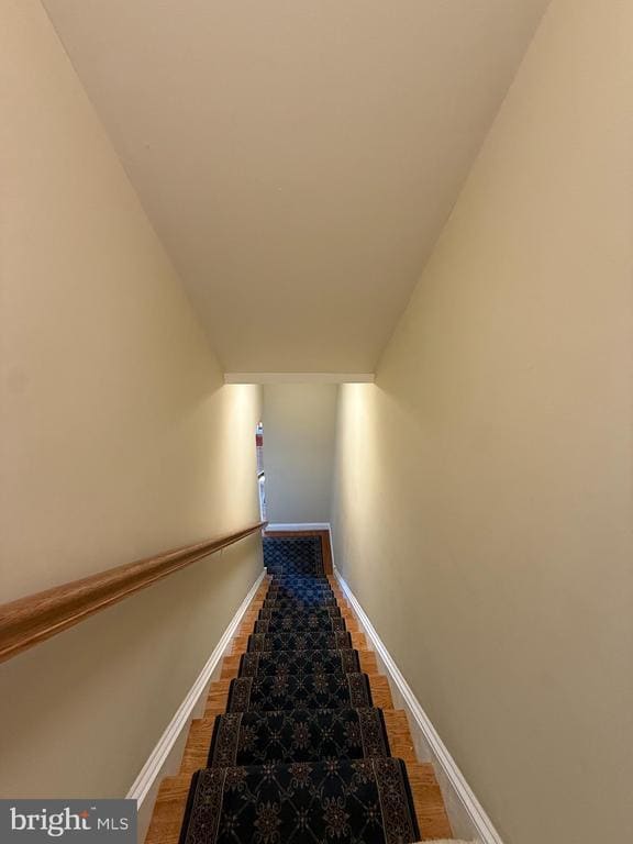 Building Photo - 8 Collins Mill Ct