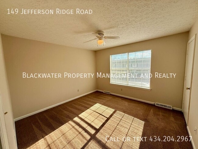 Building Photo - 149 Jefferson Ridge Rd