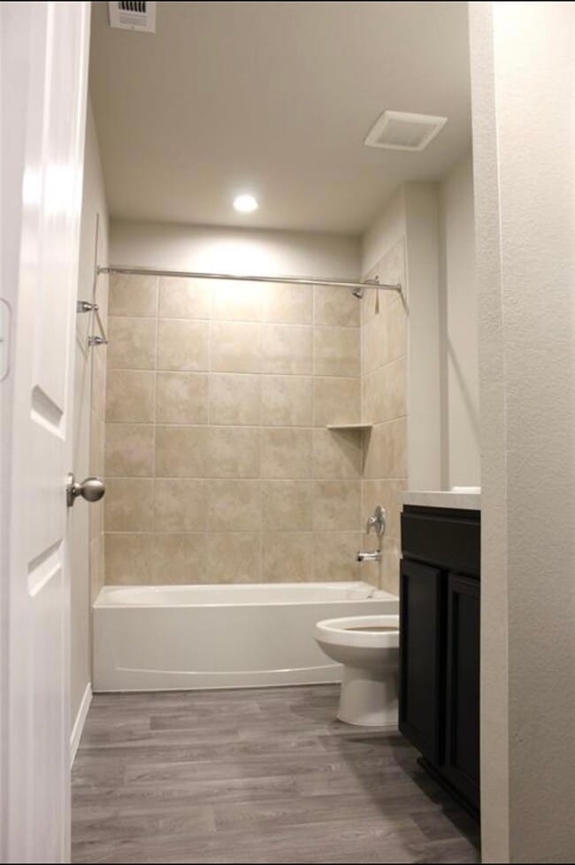 Building Photo - 40643 Creekside Blf Trl
