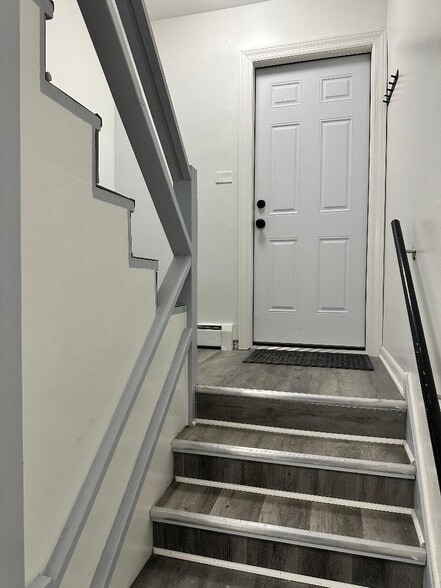 Building Photo - 5530 N Mango Ave