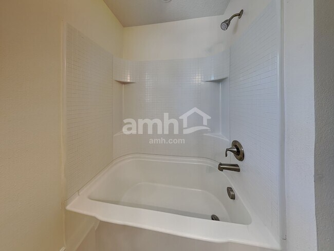 Building Photo - 719 Zarabrooke Ct