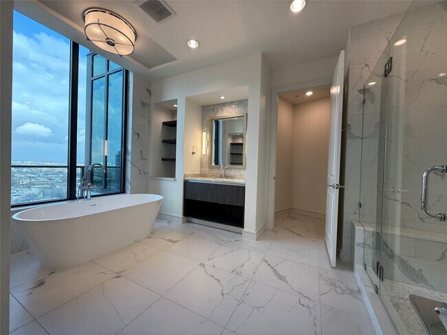 Building Photo - 2525 Turtle Creek Blvd