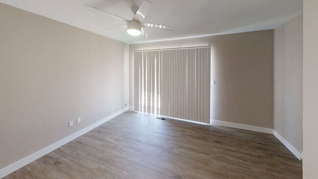 Building Photo - 6BD/2.5BA, Amazing Yard!