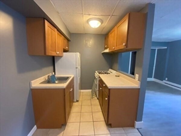 Building Photo - 1064 Beacon St