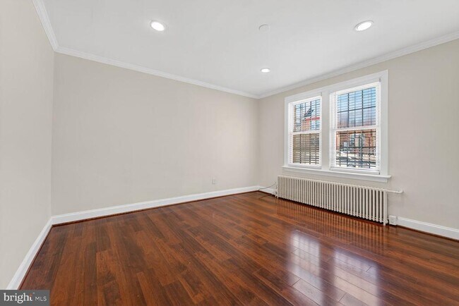 Building Photo - 1618 18th St SE