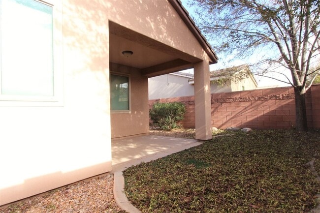 Building Photo - Coral Canyons Cottonwood Wash