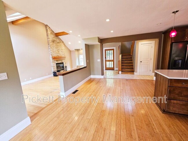 Building Photo - 27201 WA-3