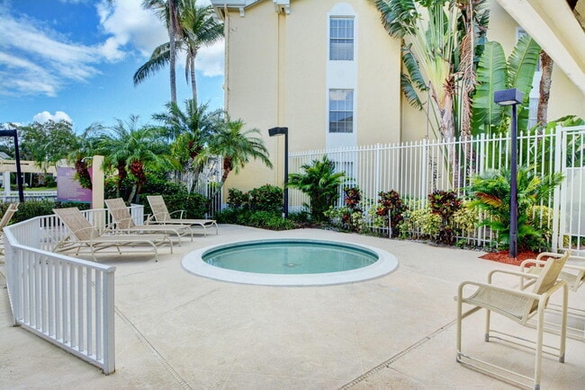 Building Photo - 6323 La Costa Dr