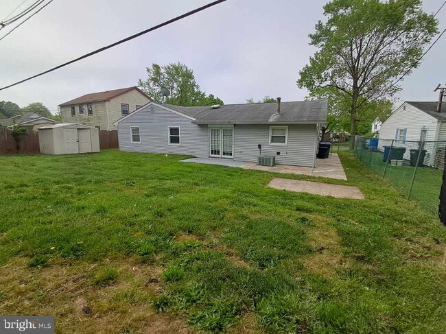 Building Photo - 60 Henderson Ln
