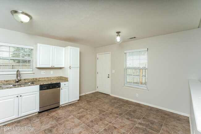 Building Photo - 6623 Timberbend Dr