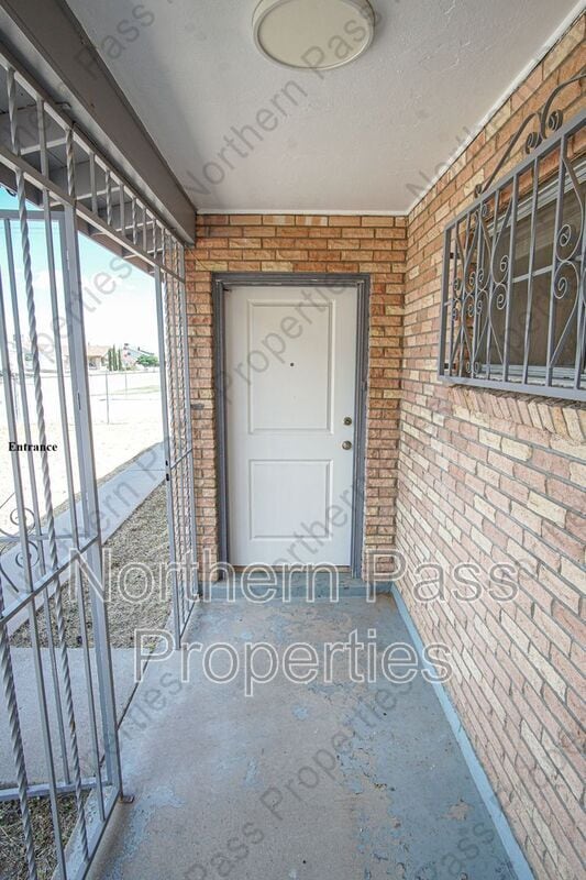 Building Photo - 3530 Hamilton Ave
