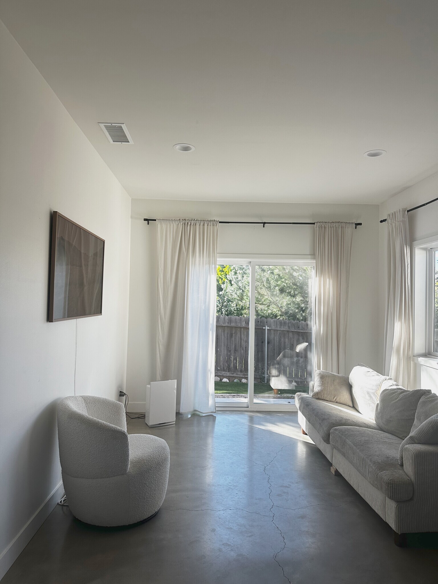 Building Photo - 69 Oak St