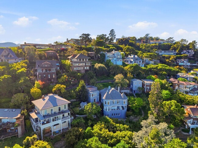 Building Photo - 172 Bella Vista Ave