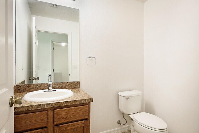 Building Photo - 617 SE Karrigan Terrace