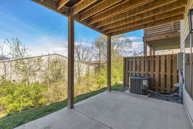 Building Photo - 253 Stonecrest Cir