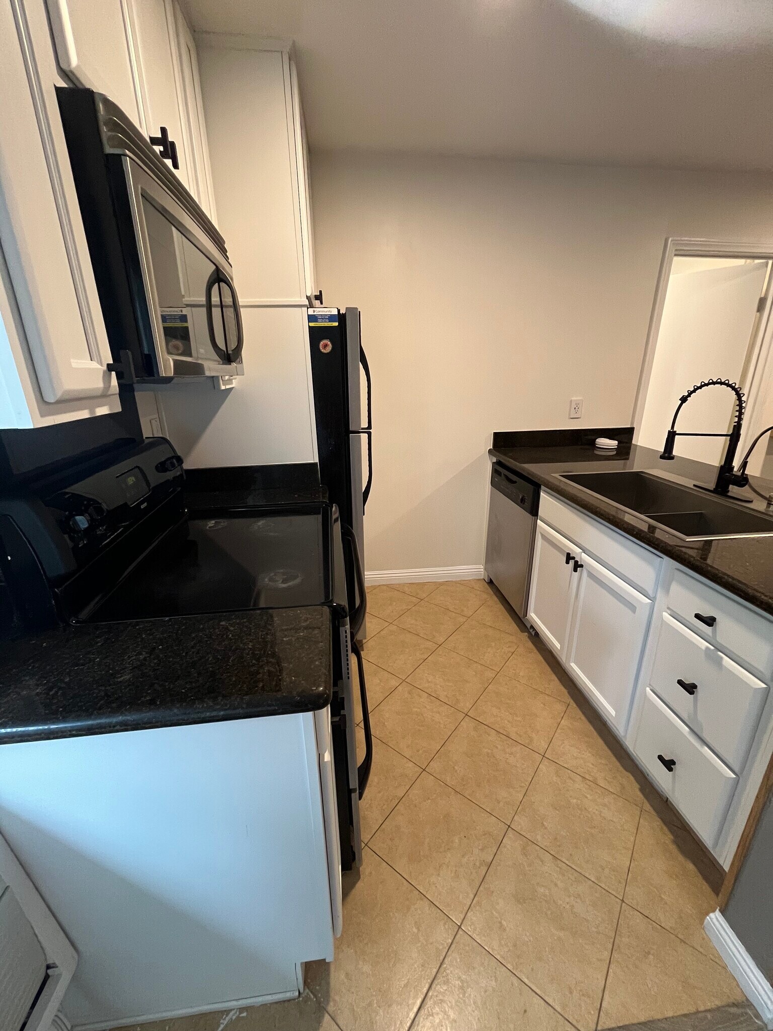 Building Photo - 4860 Rolando Ct