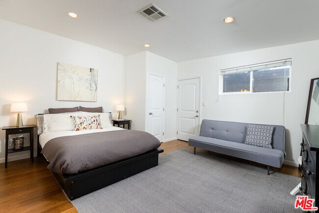 Building Photo - 13451 Friar St