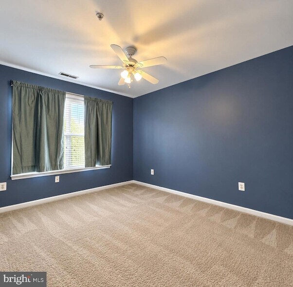 Building Photo - 2467 Cheyenne Dr