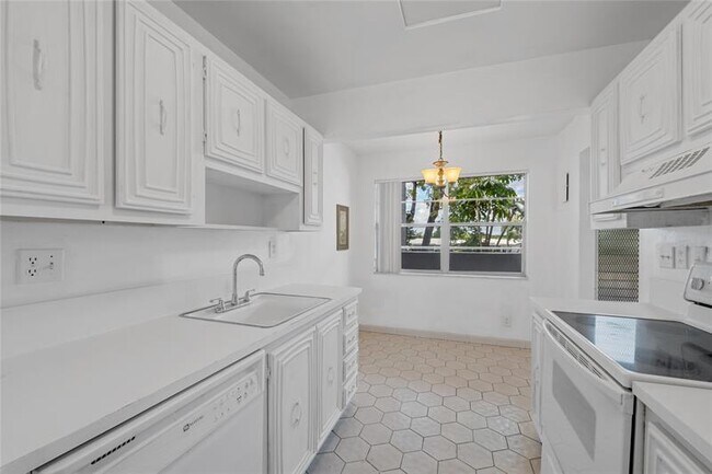 Building Photo - 8105 NW 61st St