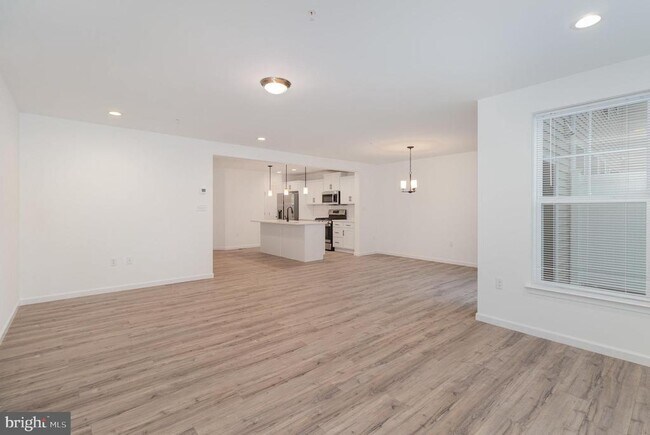 Building Photo - 104 Emma Cir