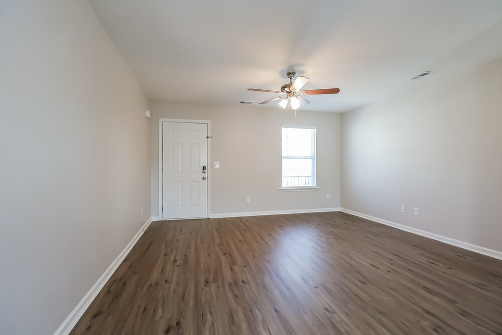 Building Photo - 408 Bronson Dr